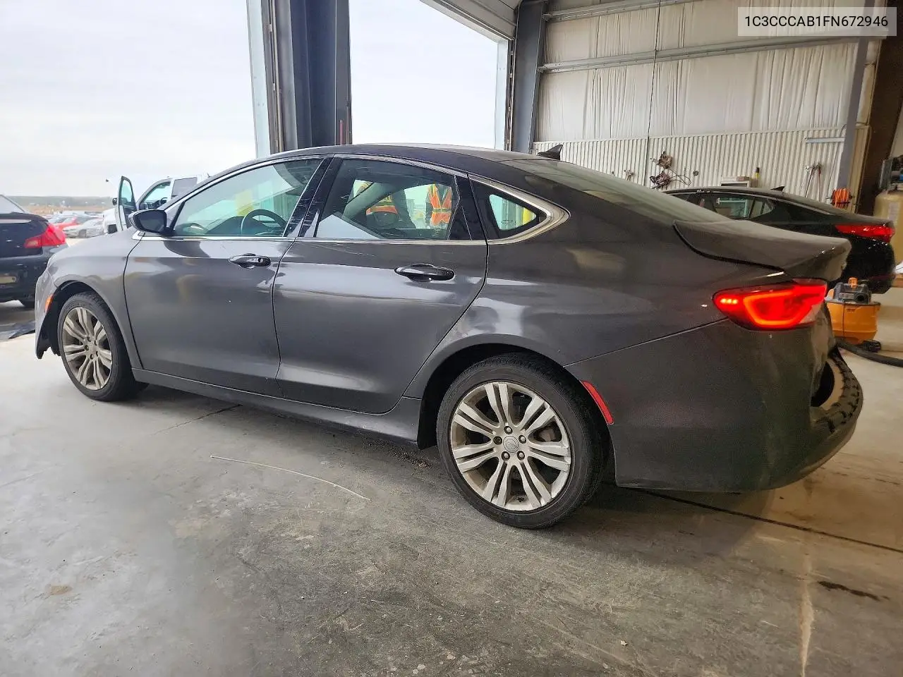 2015 CHRYSLER 200 VIN 1C3CCCAB1FN672946 — фото 2