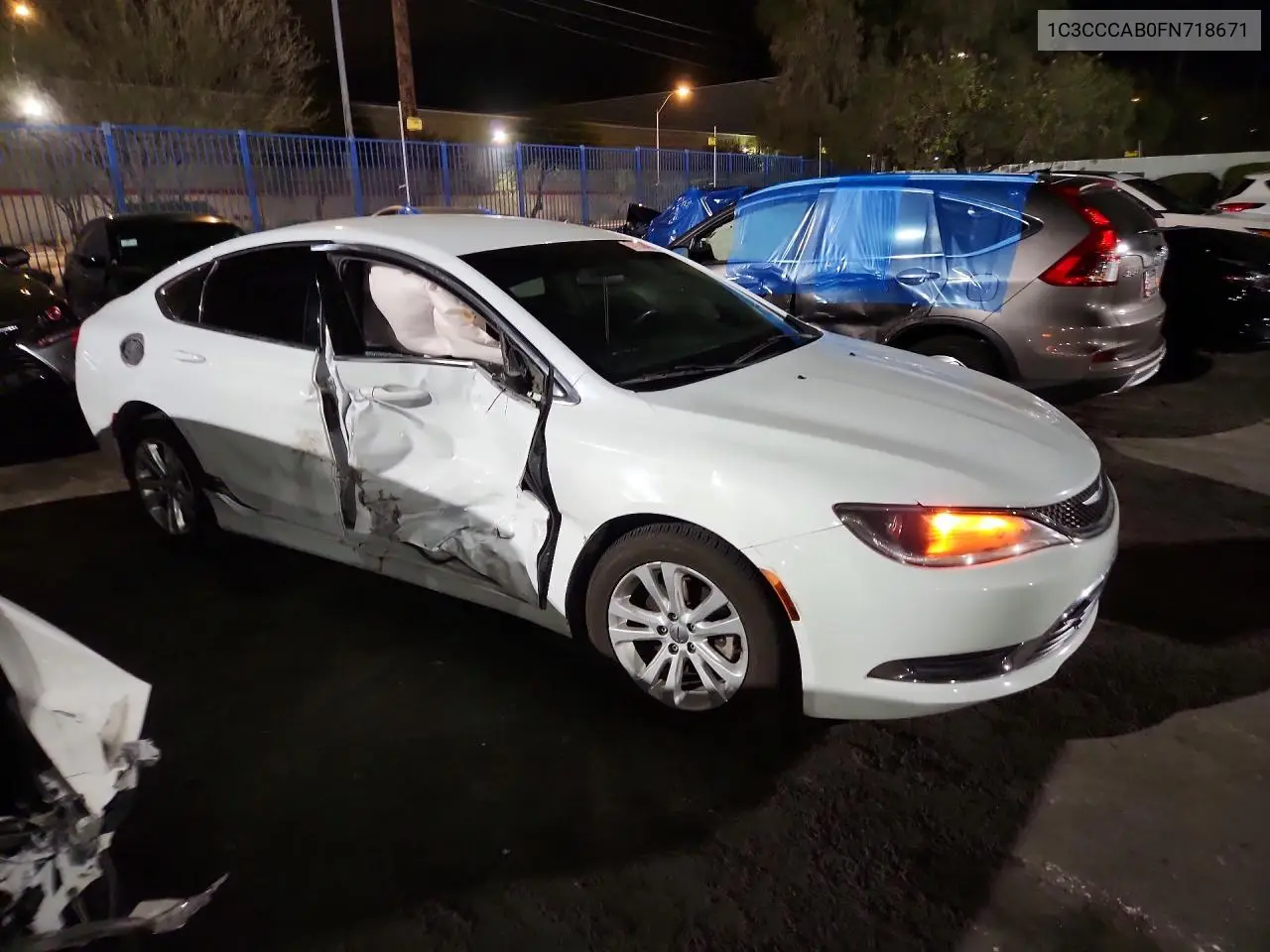 2015 CHRYSLER 200 VIN 1C3CCCAB0FN718671 — фото 4