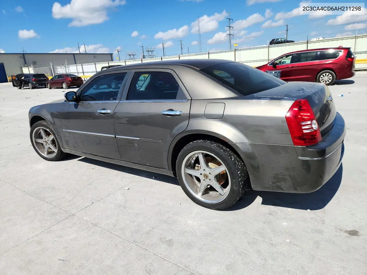 2010 CHRYSLER 300 VIN 2C3CA4CD6AH211298 — фото 2