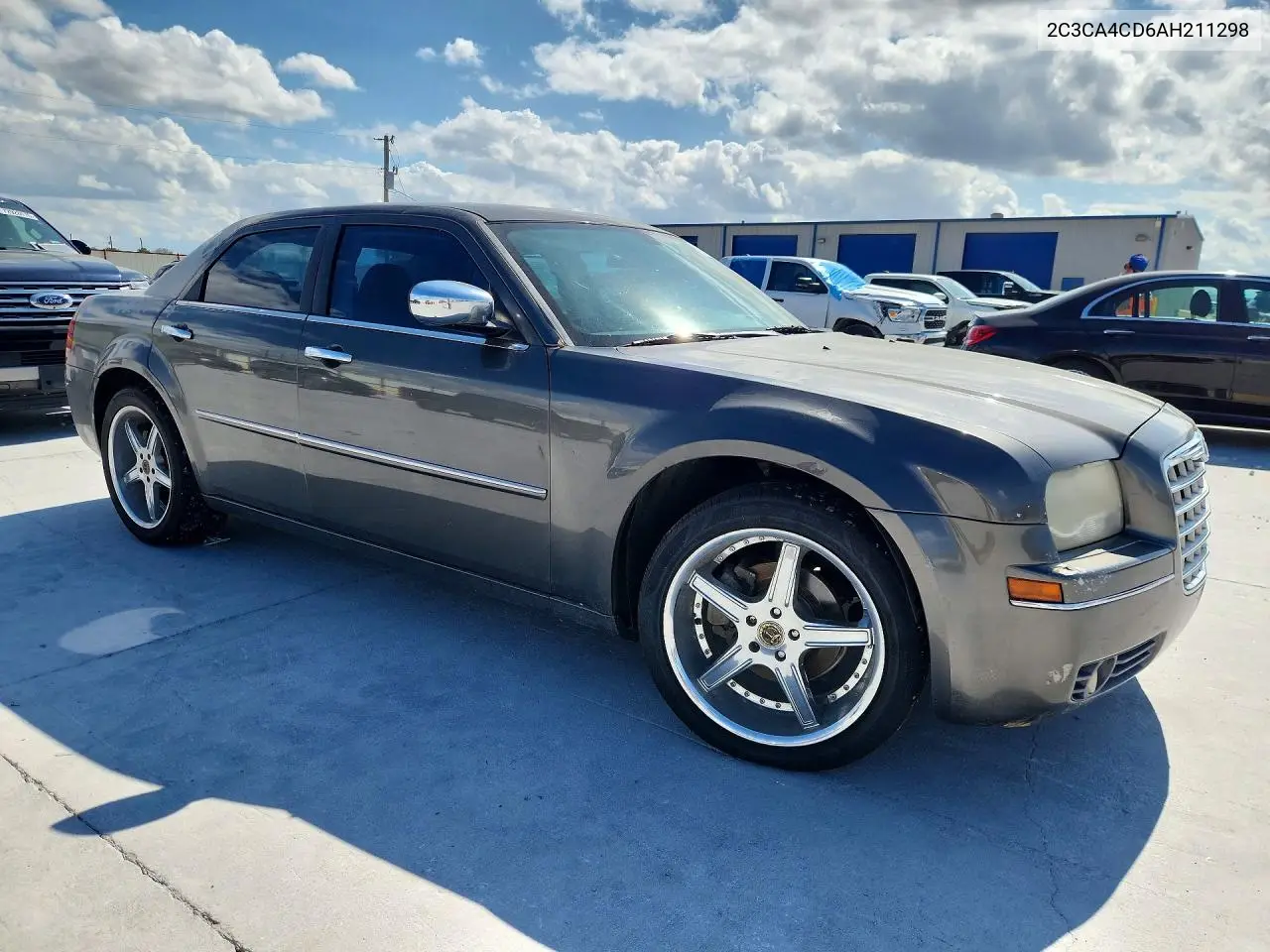 2010 CHRYSLER 300 VIN 2C3CA4CD6AH211298 — фото 4
