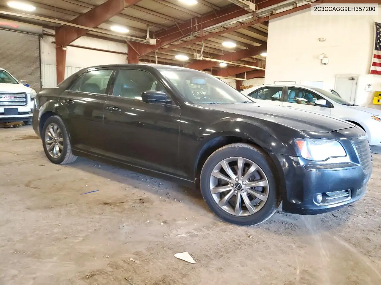 2014 CHRYSLER 300 VIN 2C3CCAGG9EH357200 — фото 4