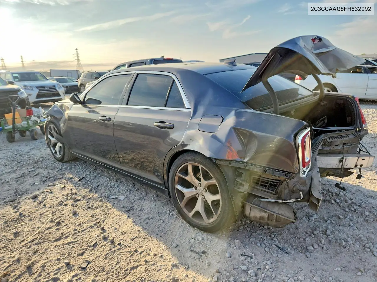 2015 CHRYSLER 300 VIN 2C3CCAAG8FH832992 — фото 2