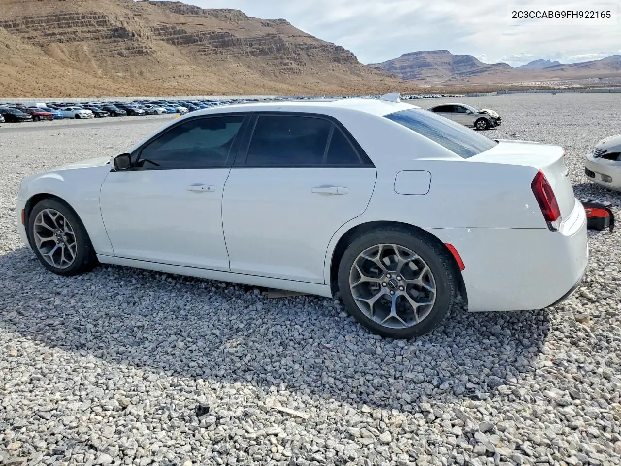 2015 CHRYSLER 300 VIN 2C3CCABG9FH922165 — фото 2