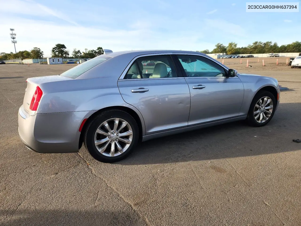 2017 CHRYSLER 300 VIN 2C3CCARG0HH637394 — фото 3