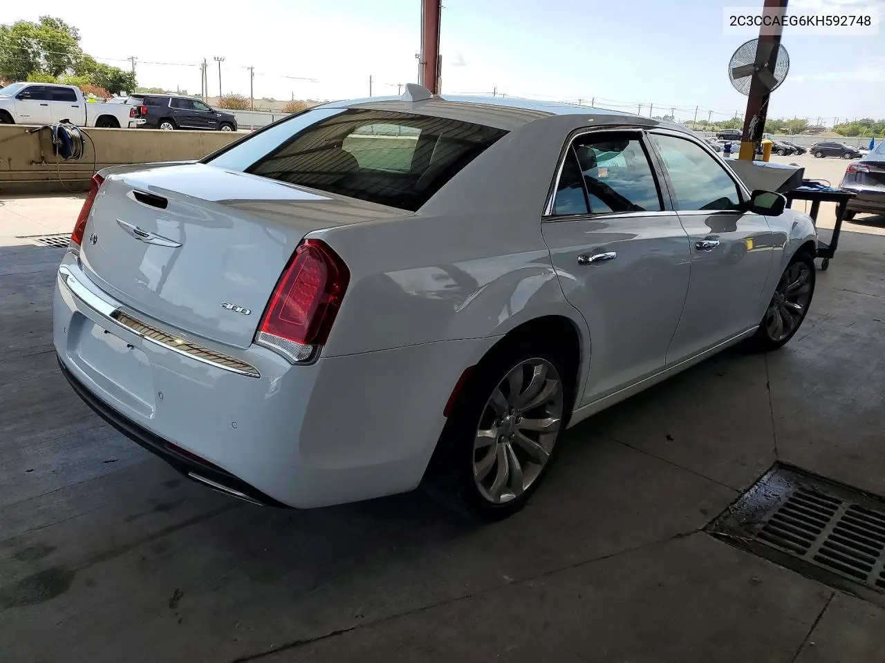 2019 CHRYSLER 300 VIN 2C3CCAEG6KH592748 — фото 3