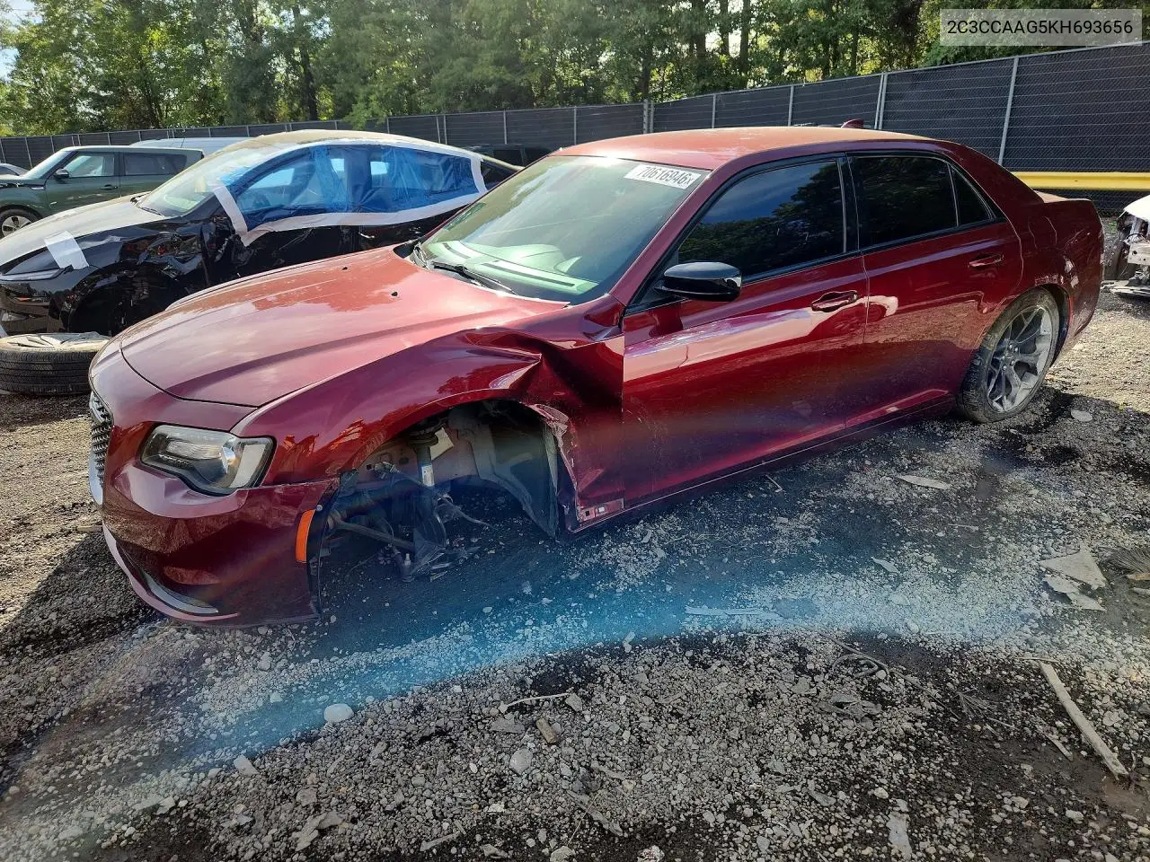 CHRYSLER 300 2019, VIN 2C3CCAAG5KH693656