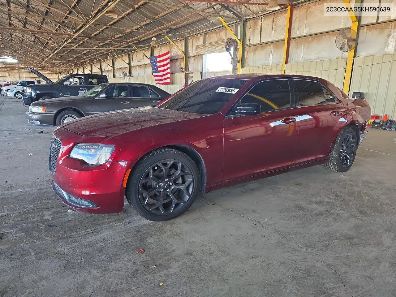 CHRYSLER 300 2019, VIN 2C3CCAAG5KH590639