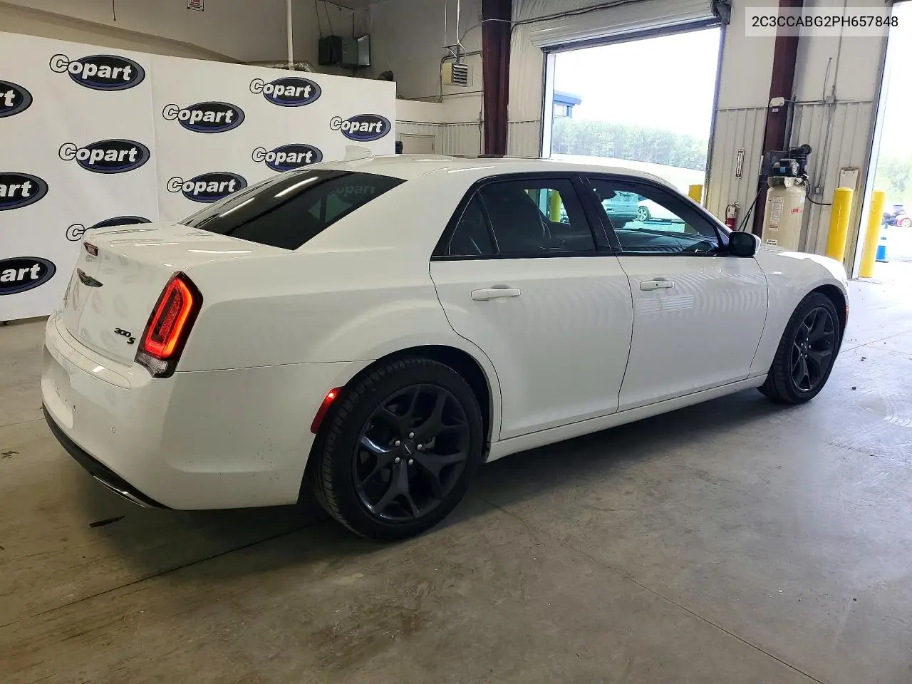 2023 CHRYSLER 300 VIN 2C3CCABG2PH657848 — фото 3