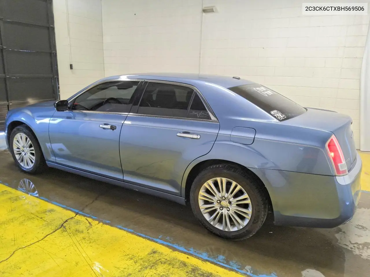 2011 CHRYSLER 300C VIN 2C3CK6CTXBH569506 — фото 2