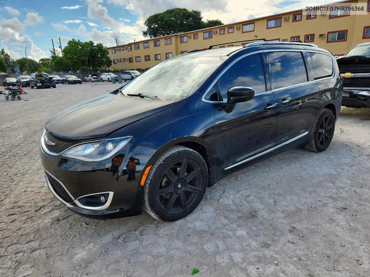 CHRYSLER PACIFICA 2017, VIN 2C4RC1EG7HR796368