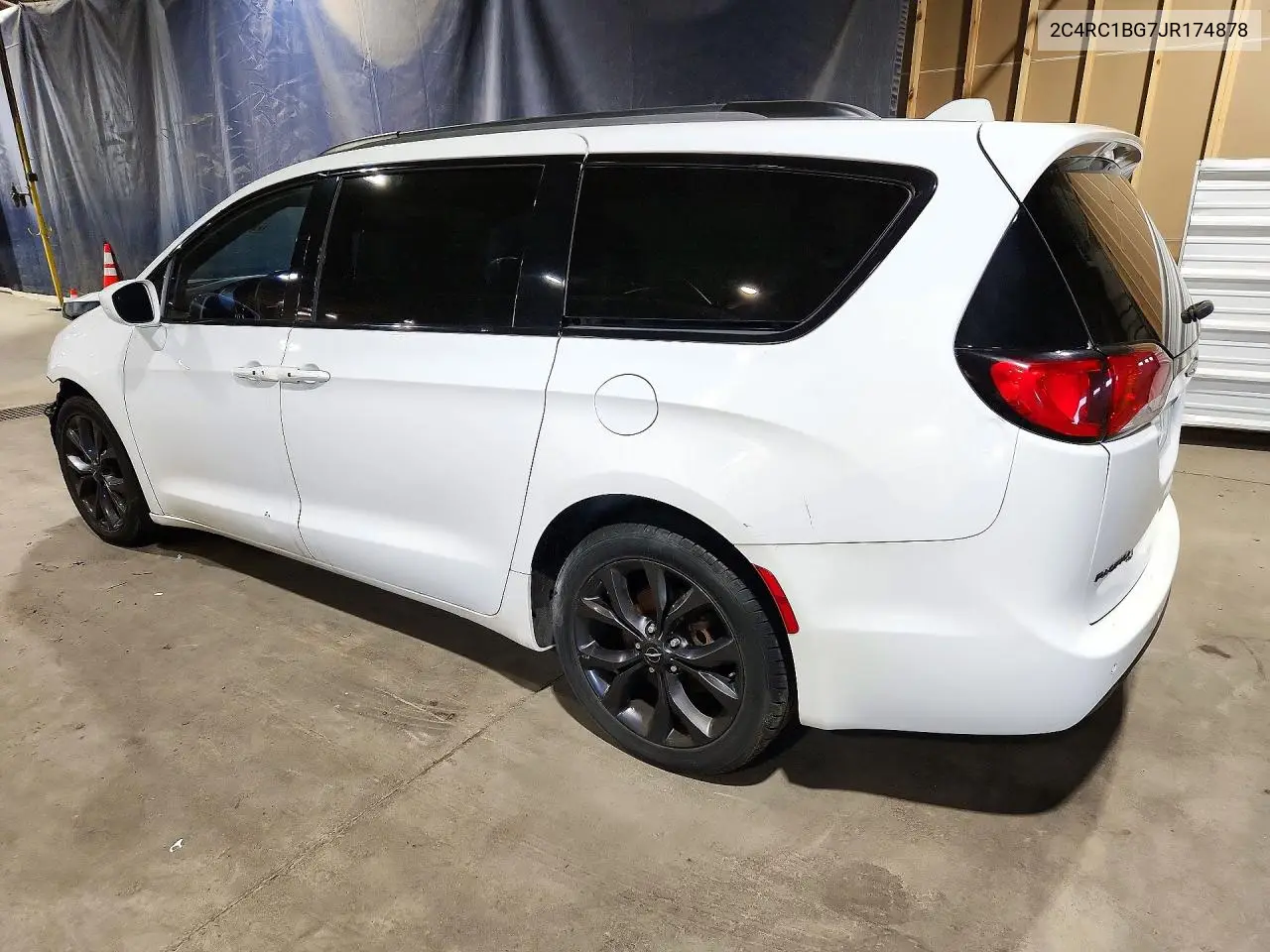 2018 CHRYSLER PACIFICA VIN 2C4RC1BG7JR174878 — фото 2