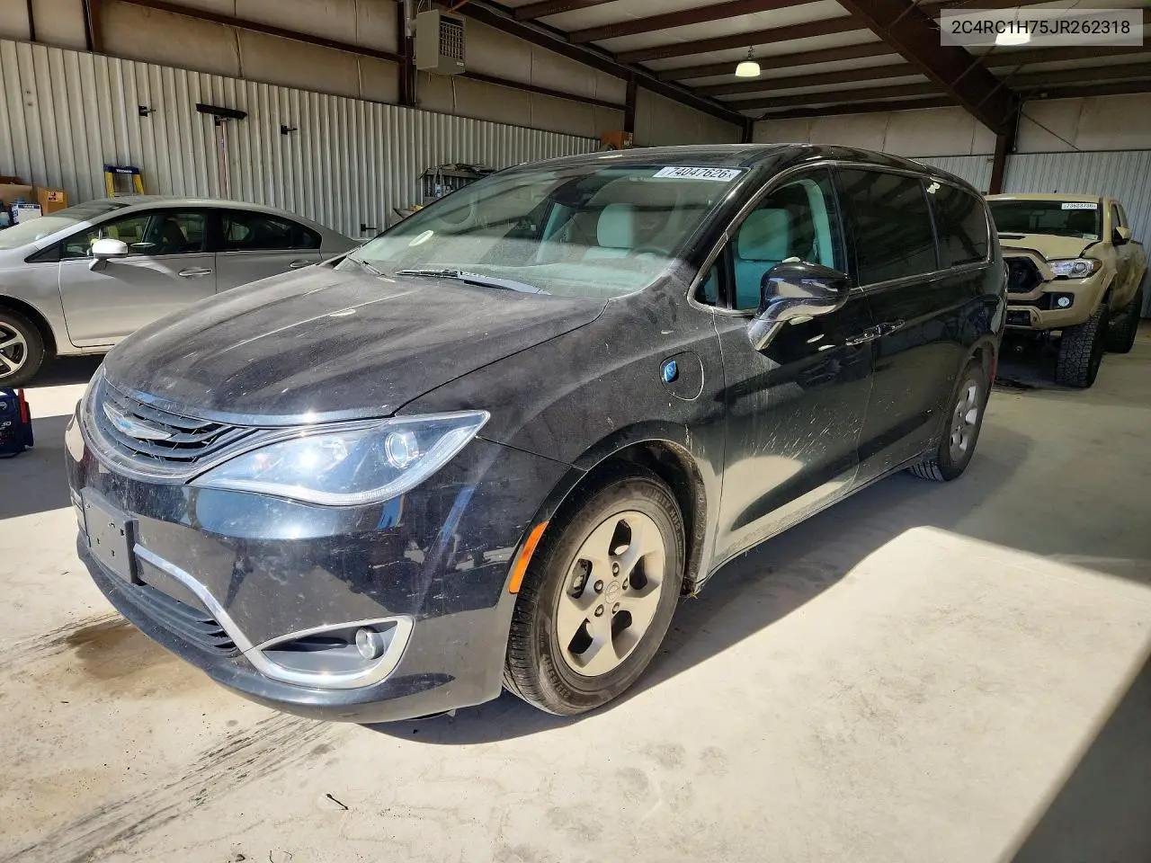 CHRYSLER PACIFICA 2018, VIN 2C4RC1H75JR262318
