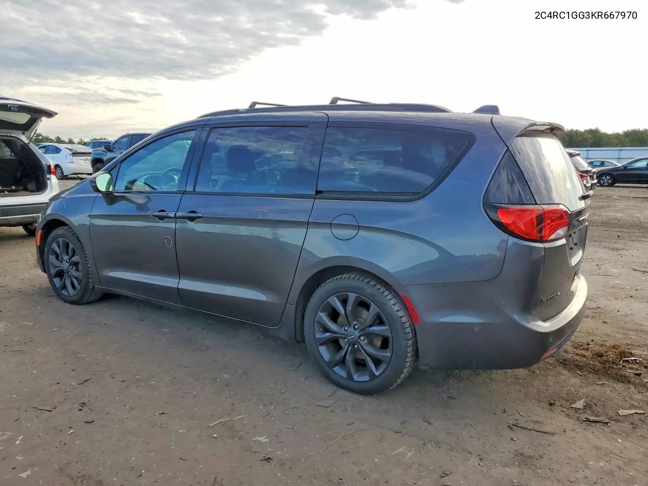 2019 CHRYSLER PACIFICA VIN 2C4RC1GG3KR667970 — фото 2
