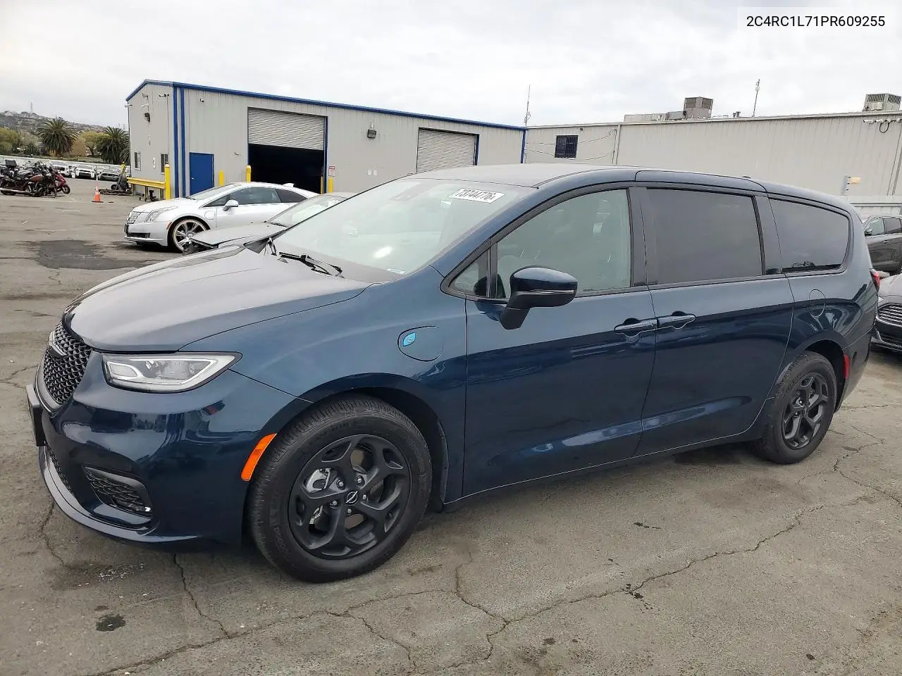CHRYSLER PACIFICA 2023, VIN 2C4RC1L71PR609255