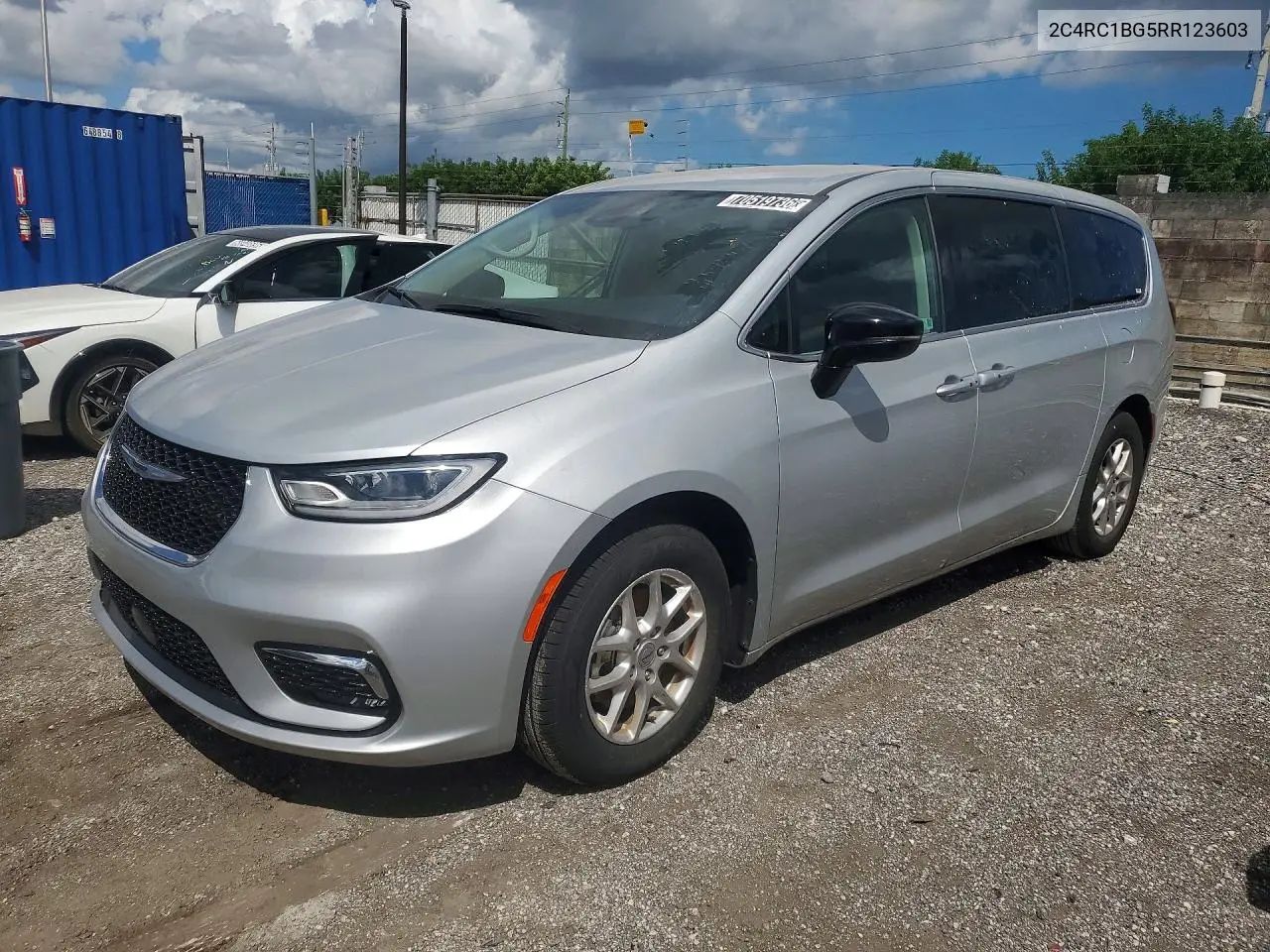 CHRYSLER PACIFICA 2024, VIN 2C4RC1BG5RR123603