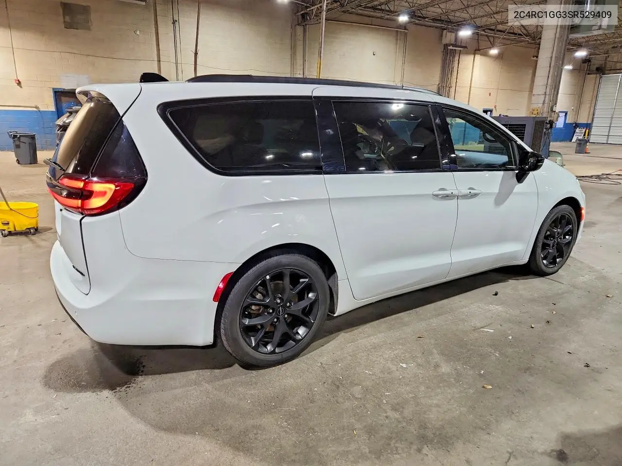 2025 CHRYSLER PACIFICA VIN 2C4RC1GG3SR529409 — фото 3