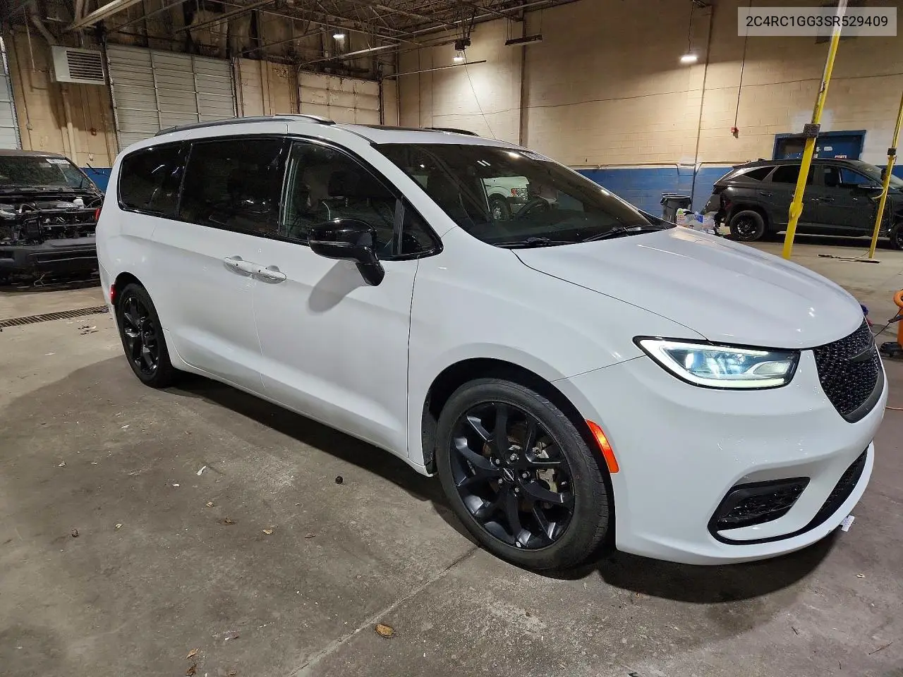 2025 CHRYSLER PACIFICA VIN 2C4RC1GG3SR529409 — фото 4