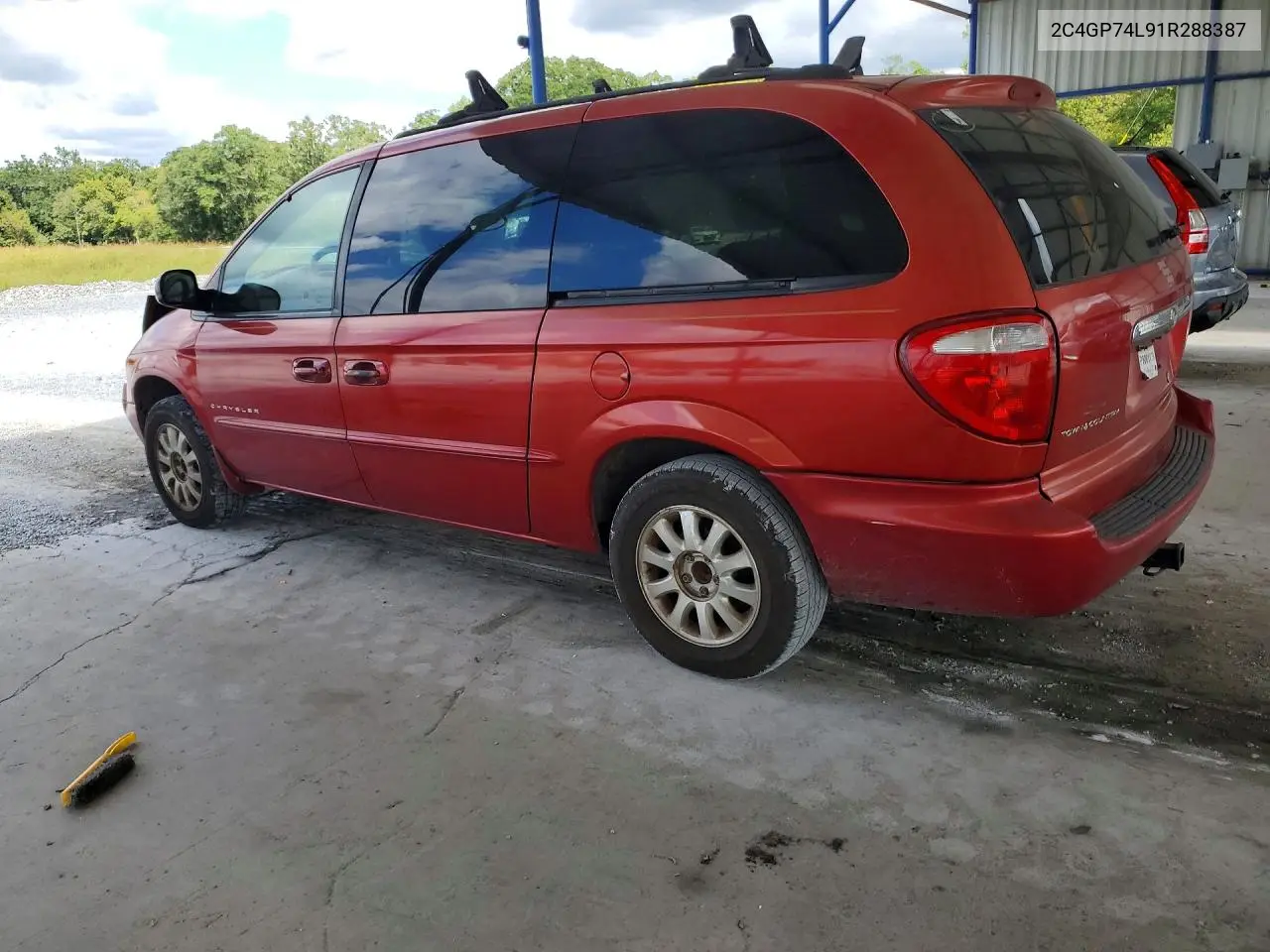 2001 CHRYSLER TOWN & COUNTRY VIN 2C4GP74L91R288387 — фото 2