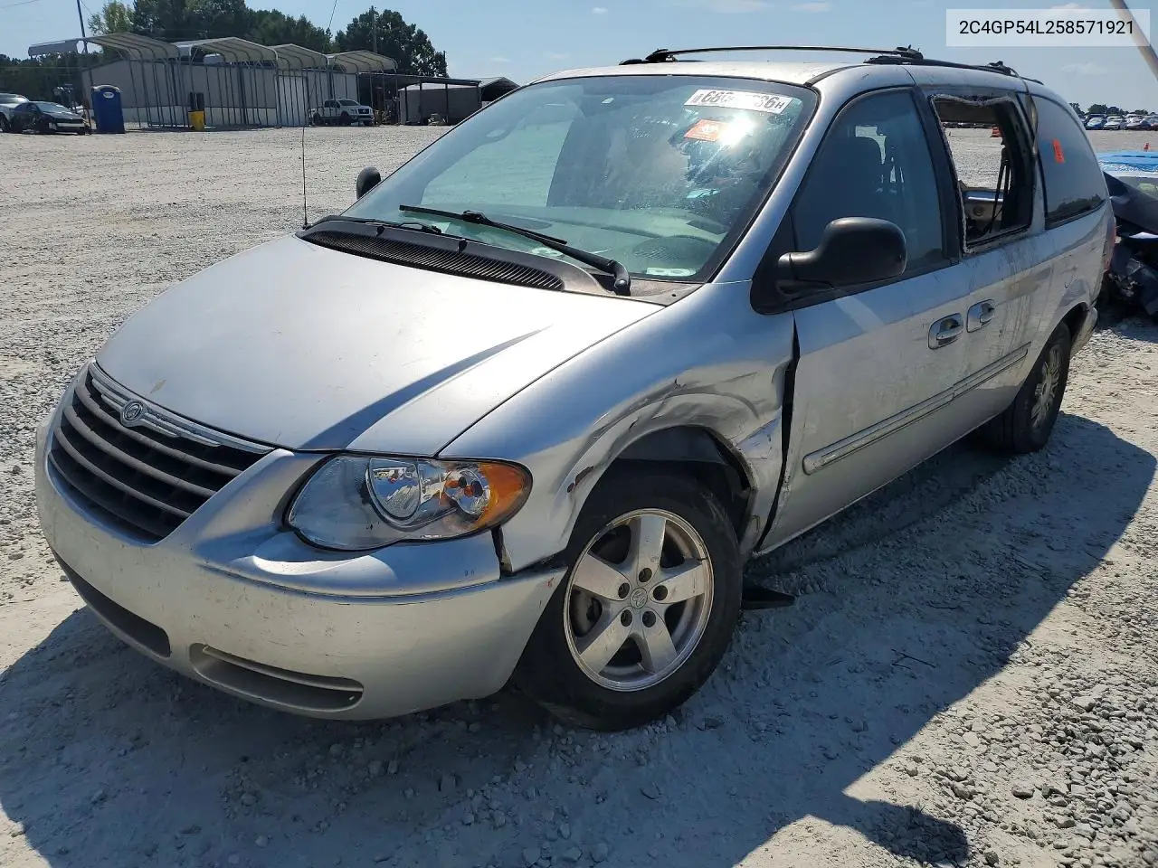 CHRYSLER TOWN & COUNTRY 2005, VIN 2C4GP54L25R571921
