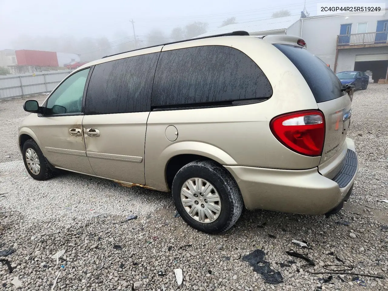 2005 CHRYSLER TOWN & COUNTRY VIN 2C4GP44R25R519249 — фото 2