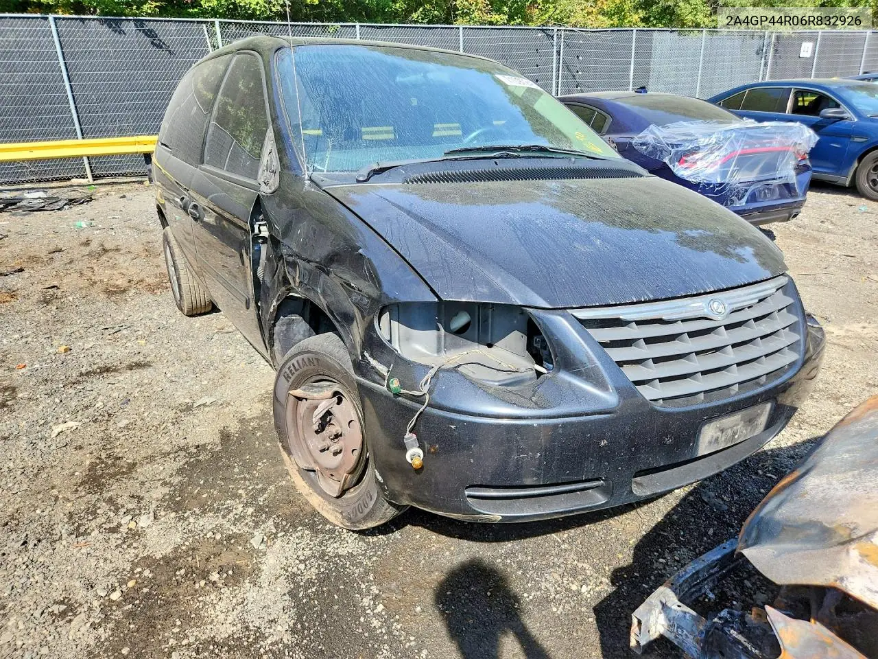 2006 CHRYSLER TOWN & COUNTRY VIN 2A4GP44R06R832926 — фото 5
