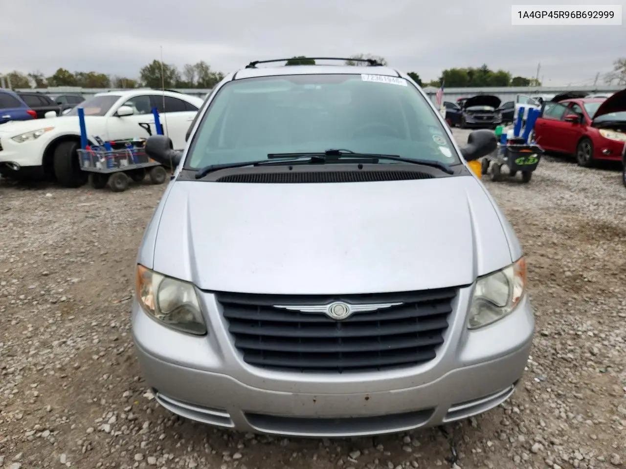 2006 CHRYSLER TOWN & COUNTRY VIN 1A4GP45R96B692999 — фото 5
