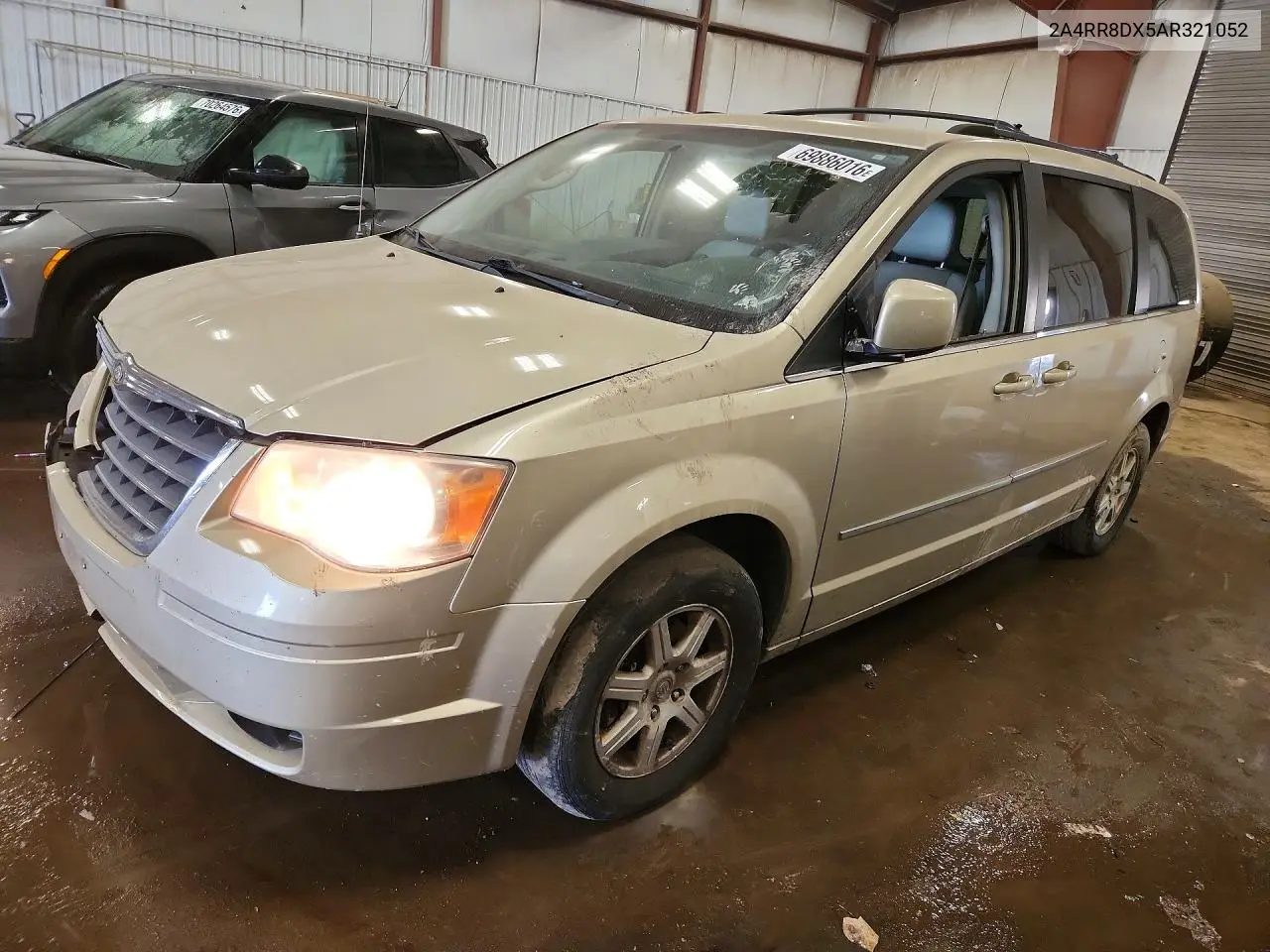 CHRYSLER TOWN & COUNTRY 2010, VIN 2A4RR8DX5AR321052