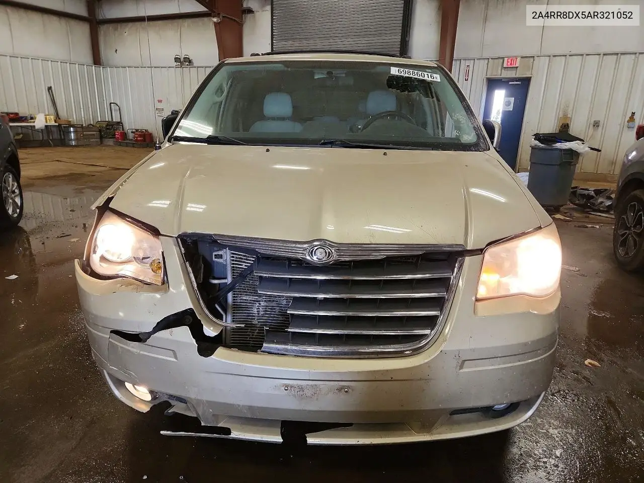 2010 CHRYSLER TOWN & COUNTRY VIN 2A4RR8DX5AR321052 — фото 5