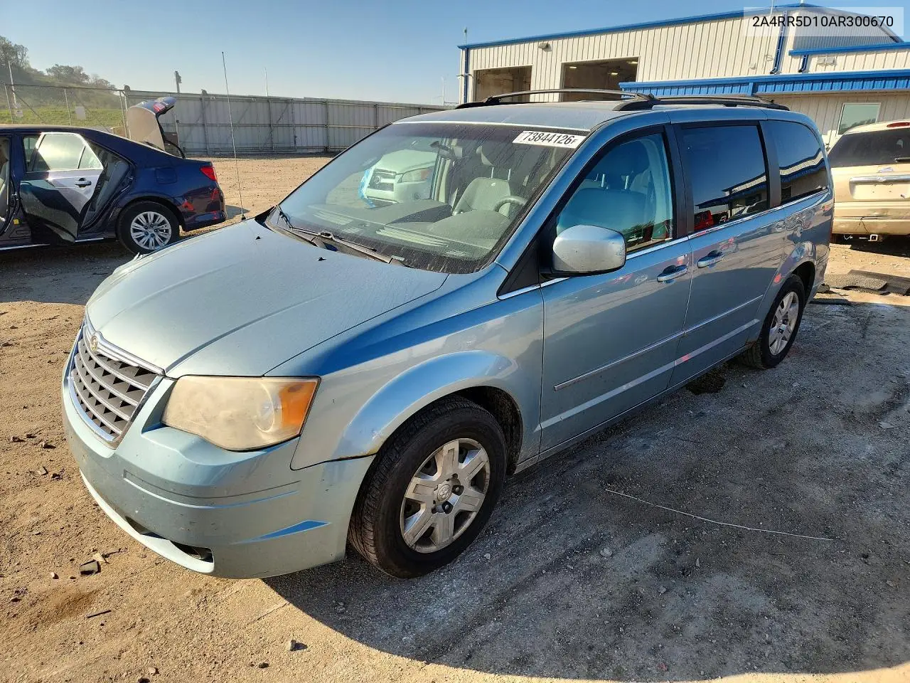 CHRYSLER TOWN & COUNTRY 2010, VIN 2A4RR5D10AR300670