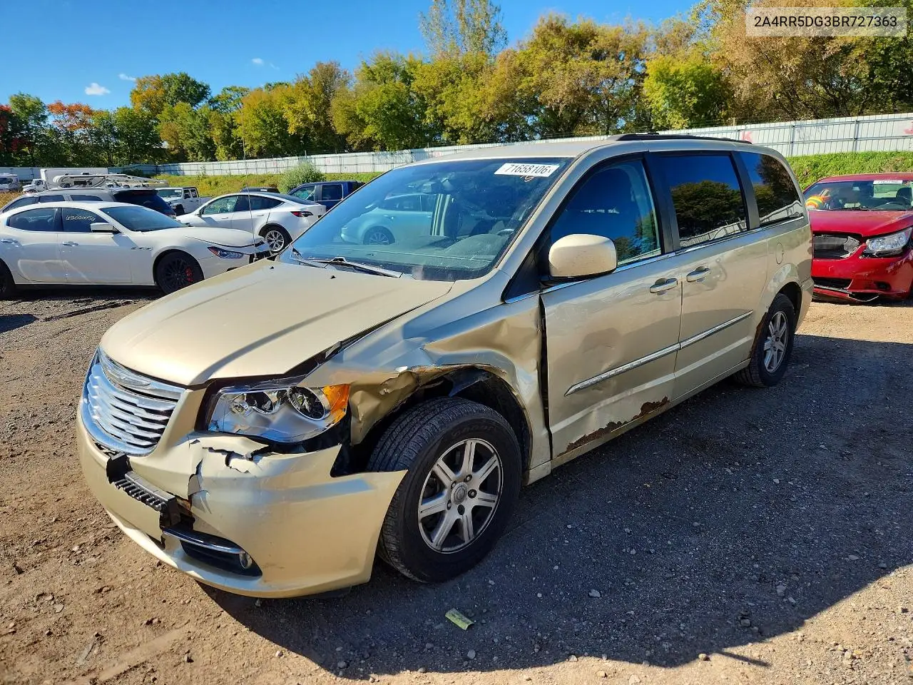 CHRYSLER TOWN & COUNTRY 2011, VIN 2A4RR5DG3BR727363