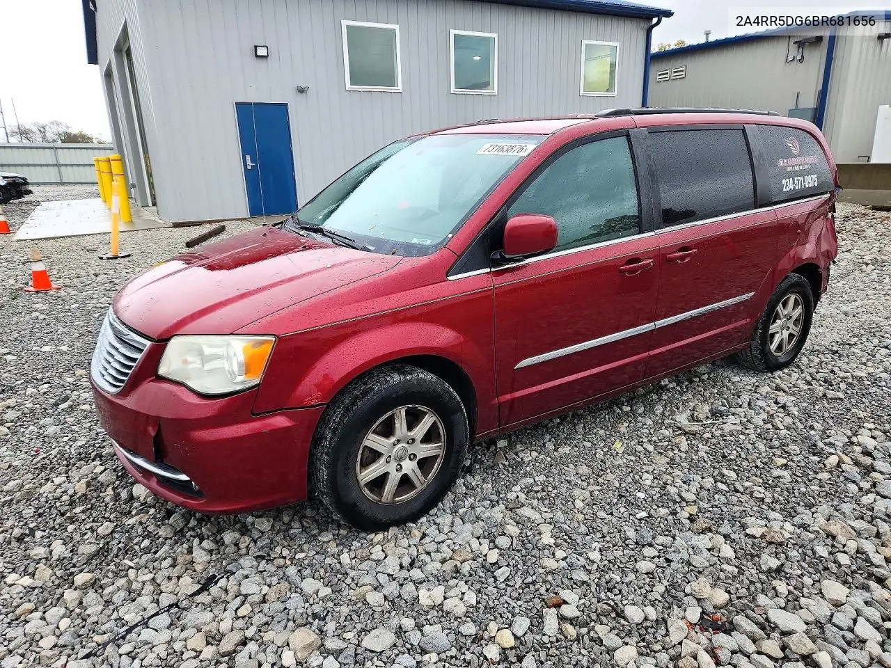 CHRYSLER TOWN & COUNTRY 2011, VIN 2A4RR5DG6BR681656