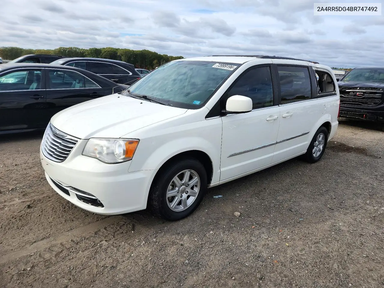 CHRYSLER TOWN & COUNTRY 2011, VIN 2A4RR5DG4BR747492