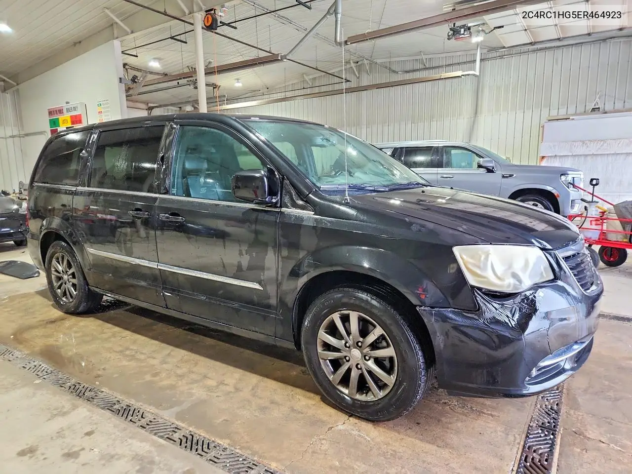 2014 CHRYSLER TOWN & COUNTRY VIN 2C4RC1HG5ER464923 — фото 4