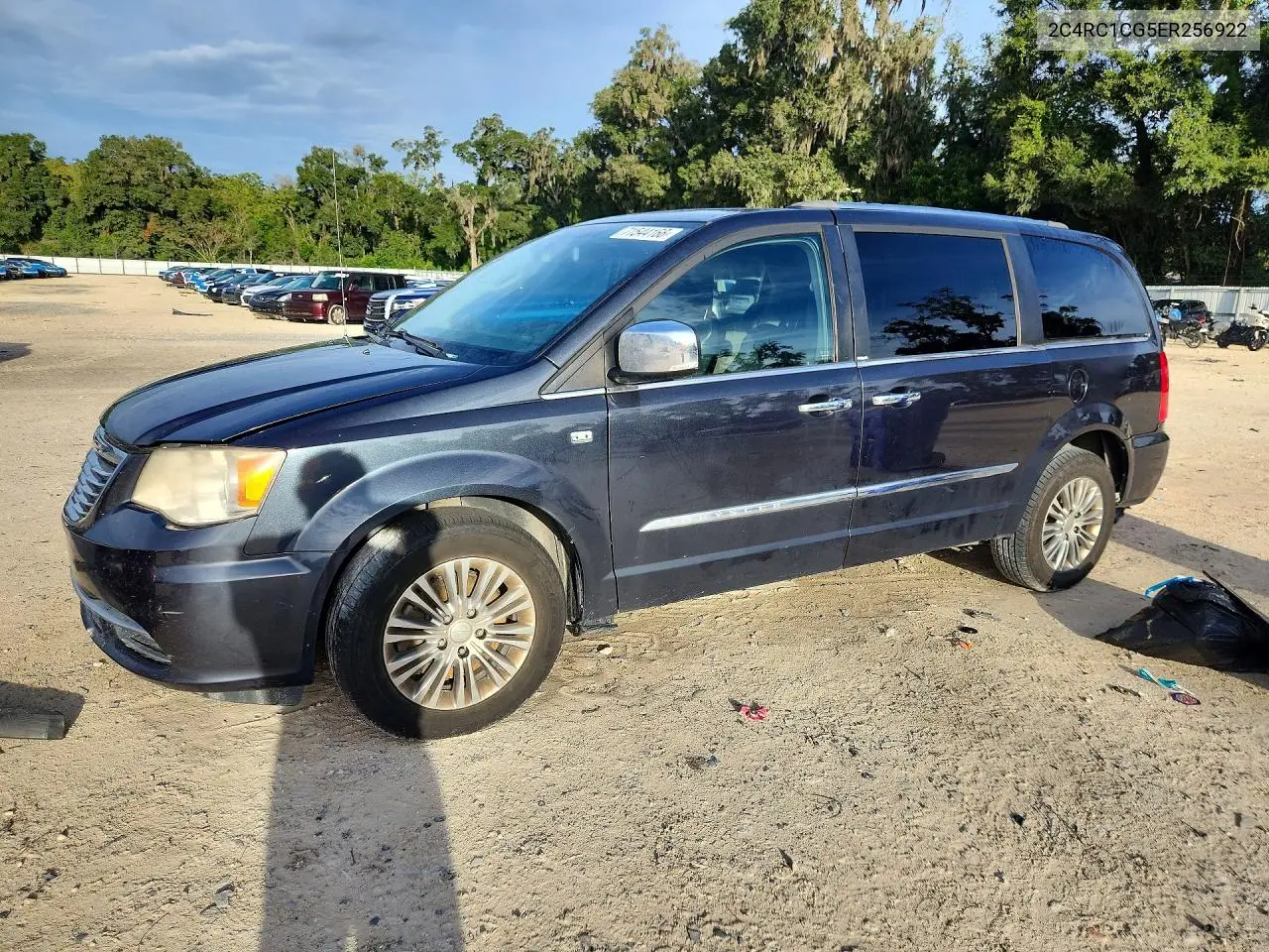 CHRYSLER TOWN & COUNTRY 2014, VIN 2C4RC1CG5ER256922