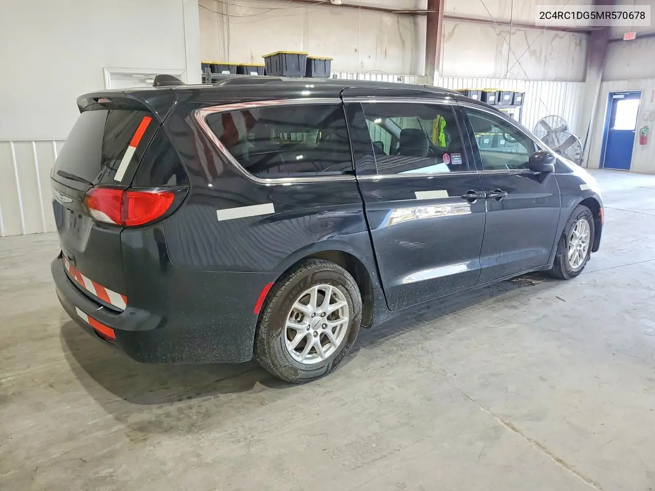 2021 CHRYSLER VOYAGER VIN 2C4RC1DG5MR570678 — фото 3