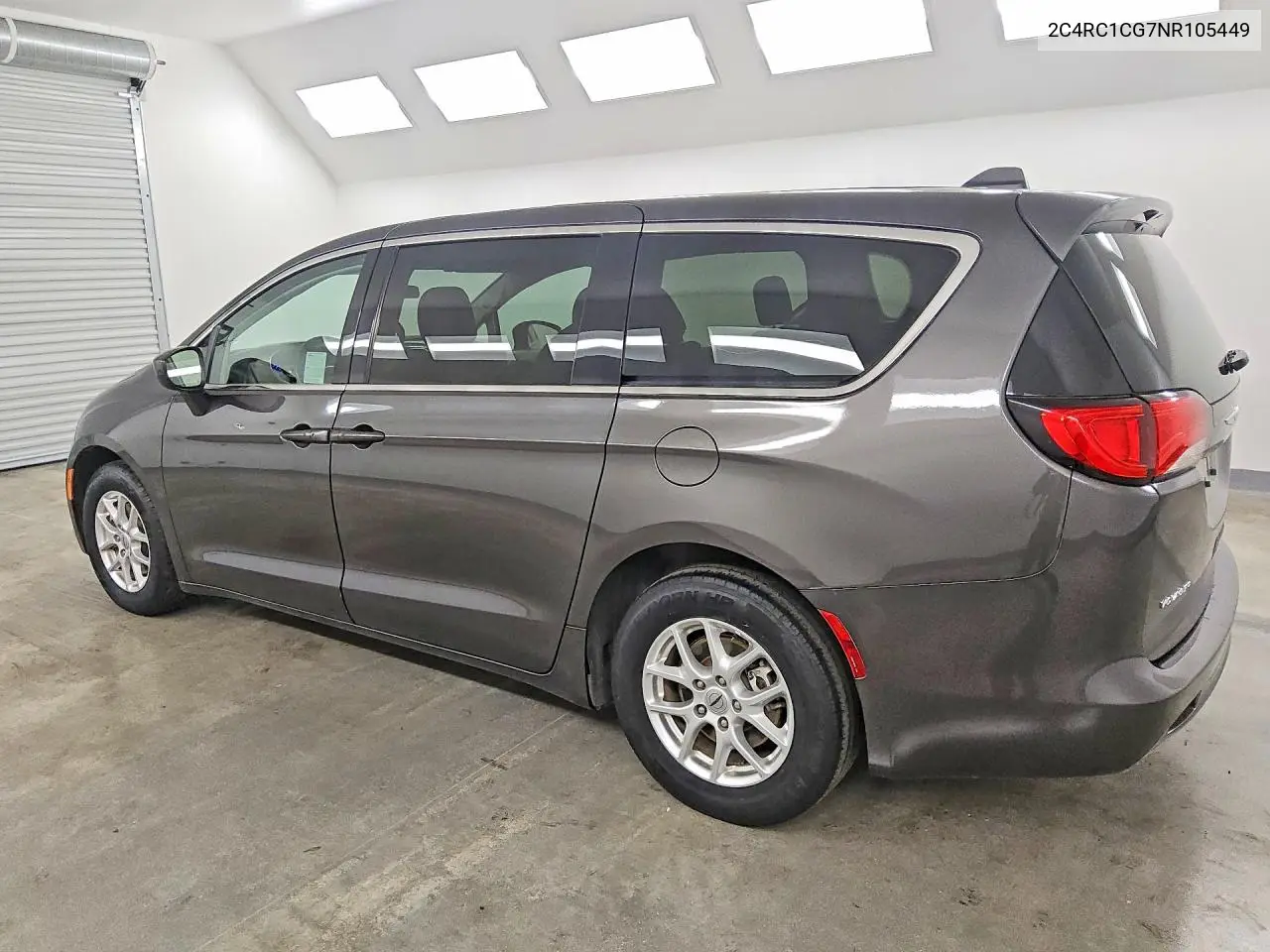 2022 CHRYSLER VOYAGER VIN 2C4RC1CG7NR105449 — фото 2