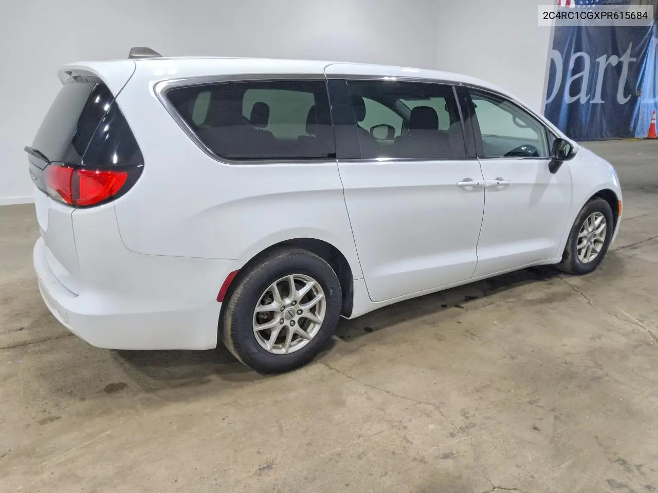 2023 CHRYSLER VOYAGER VIN 2C4RC1CGXPR615684 — фото 3