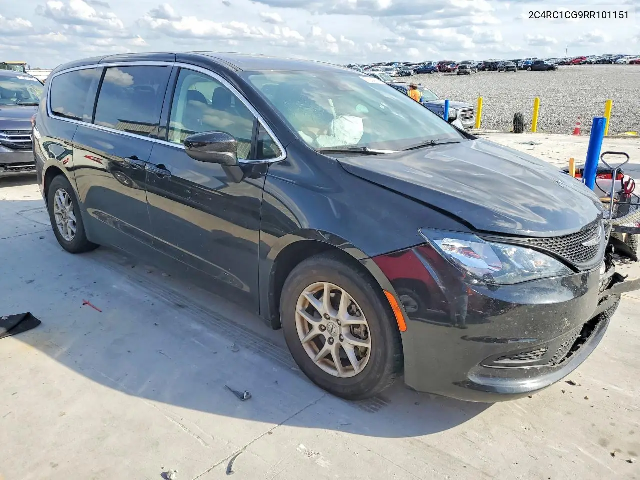 2024 CHRYSLER VOYAGER VIN 2C4RC1CG9RR101151 — фото 4
