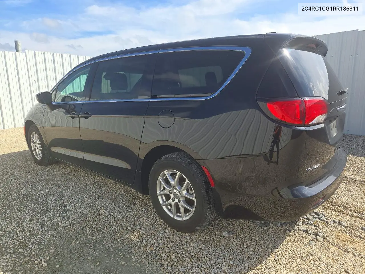 2024 CHRYSLER VOYAGER VIN 2C4RC1CG1RR186311 — фото 2