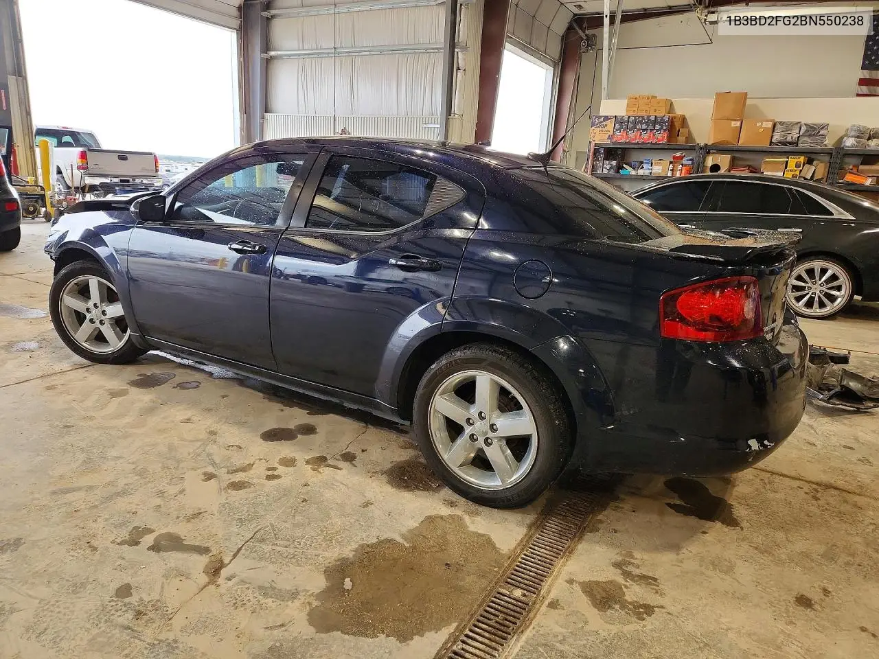 2011 DODGE AVENGER VIN 1B3BD2FG2BN550238 — фото 2