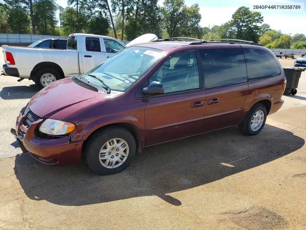 DODGE CARAVAN 2001, VIN 2B4GP44R71R358789