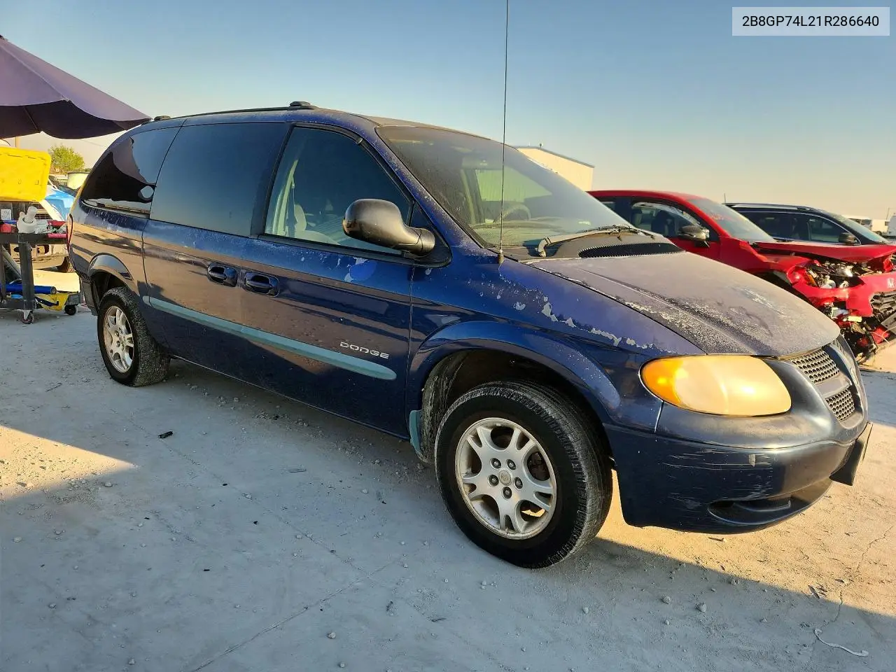 2001 DODGE CARAVAN VIN 2B8GP74L21R286640 — фото 4