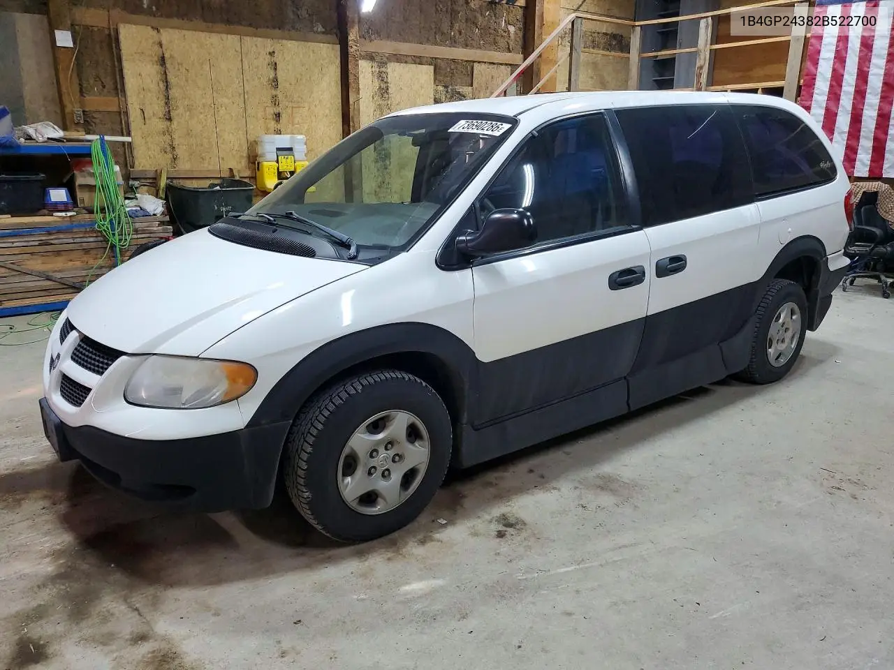 DODGE CARAVAN 2002, VIN 1B4GP24382B522700