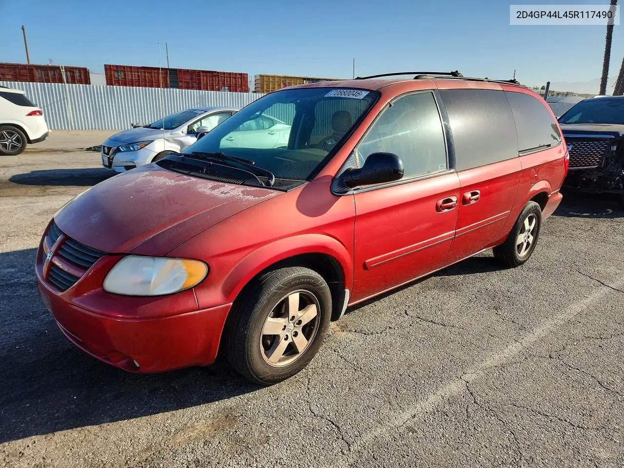 DODGE CARAVAN 2005, VIN 2D4GP44L45R117490