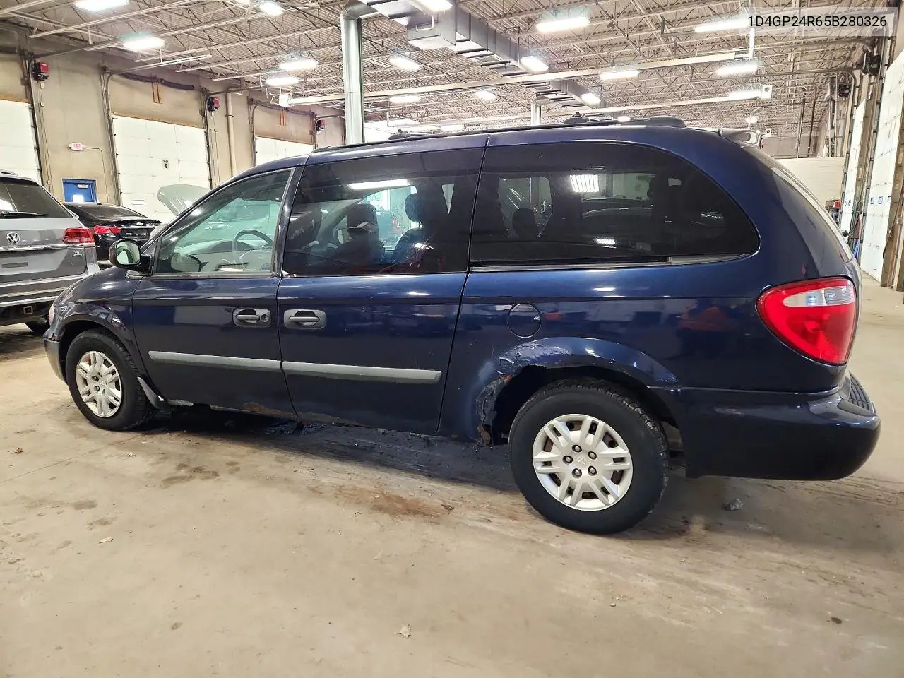 2005 DODGE CARAVAN VIN 1D4GP24R65B280326 — фото 2