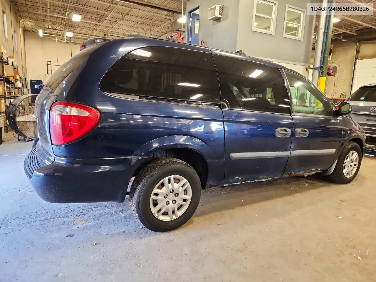 2005 DODGE CARAVAN VIN 1D4GP24R65B280326 — фото 3
