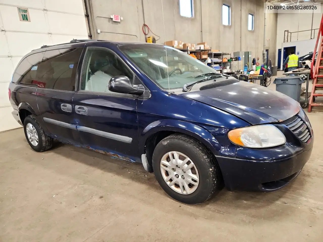 2005 DODGE CARAVAN VIN 1D4GP24R65B280326 — фото 4