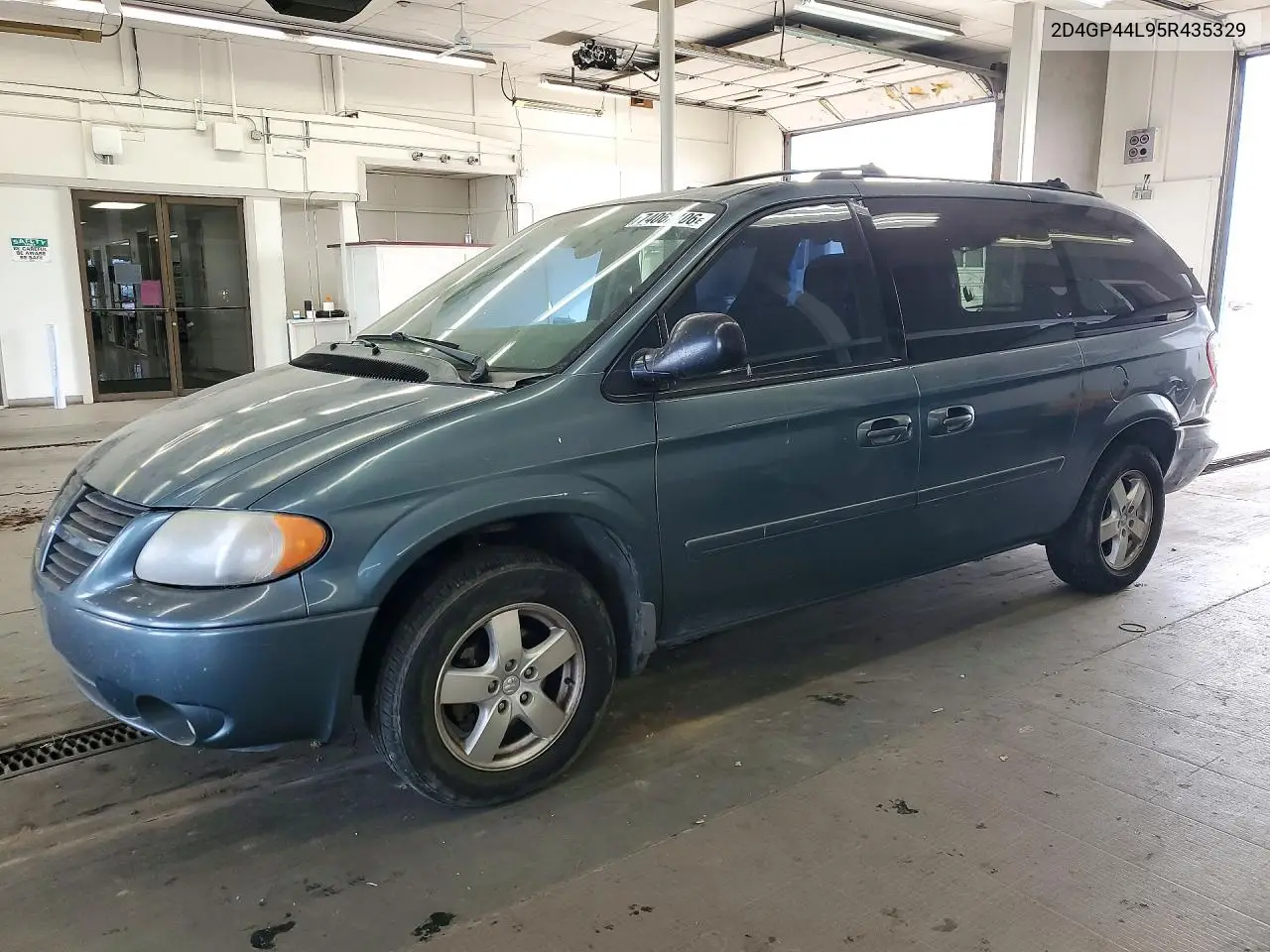 DODGE CARAVAN 2005, VIN 2D4GP44L95R435329