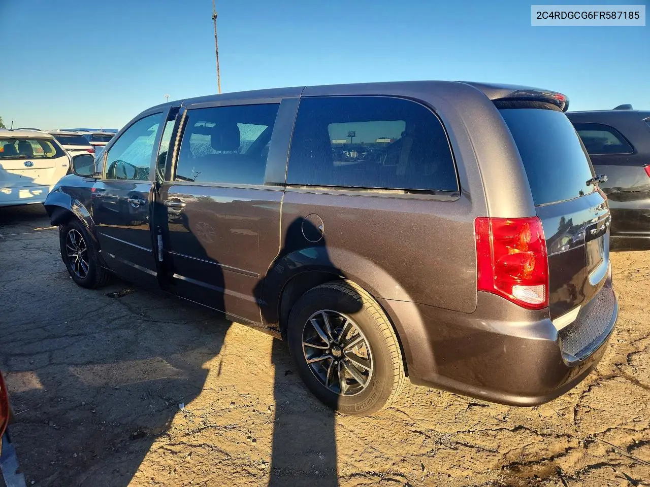 2015 DODGE CARAVAN VIN 2C4RDGCG6FR587185 — фото 2