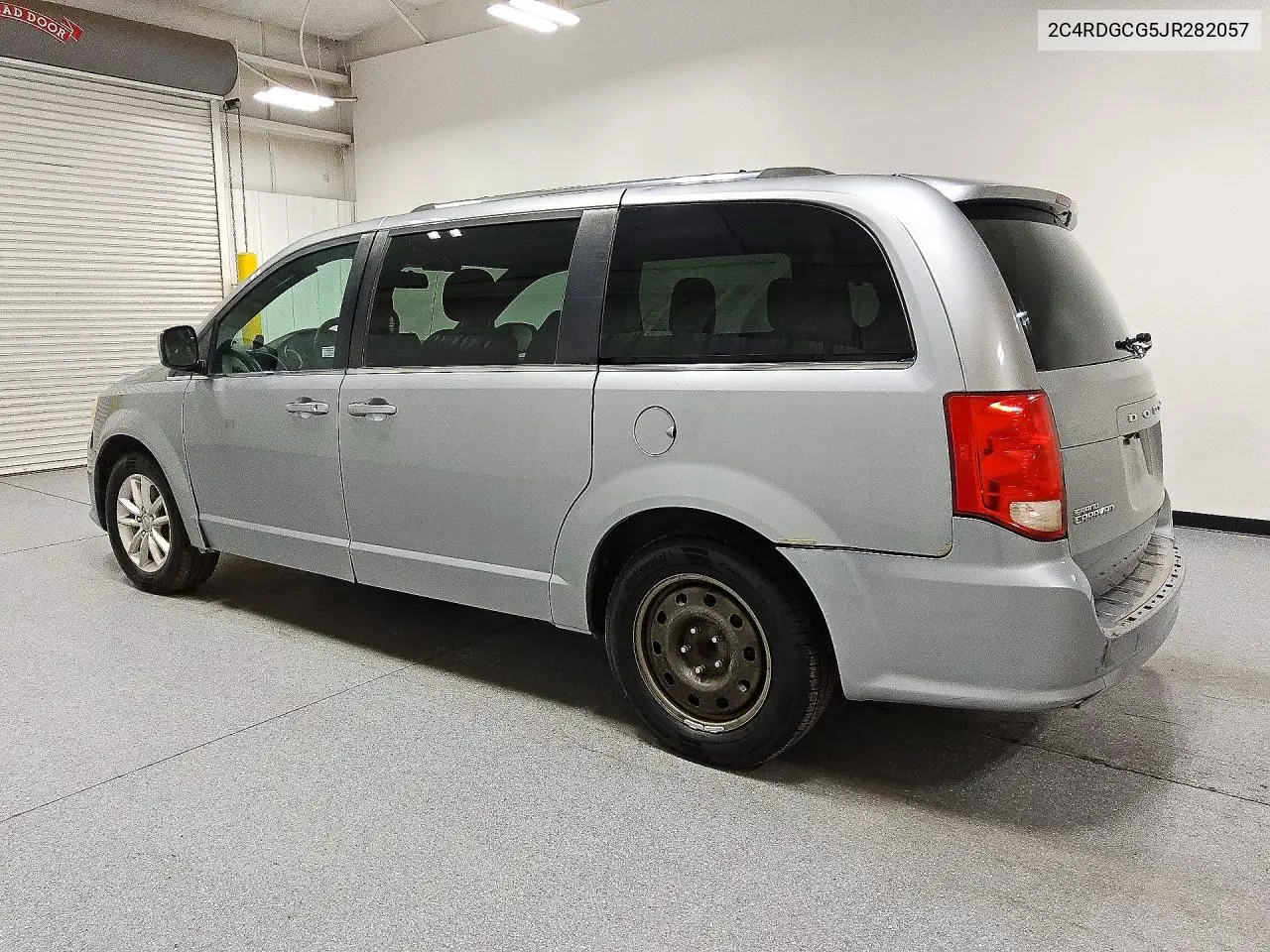 2018 DODGE CARAVAN VIN 2C4RDGCG5JR282057 — фото 2
